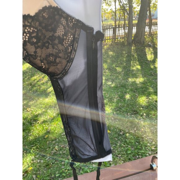 Victorias Secret Black Lace & Mesh Bustier With Attached Garters Size 36D - Picture 8 of 12